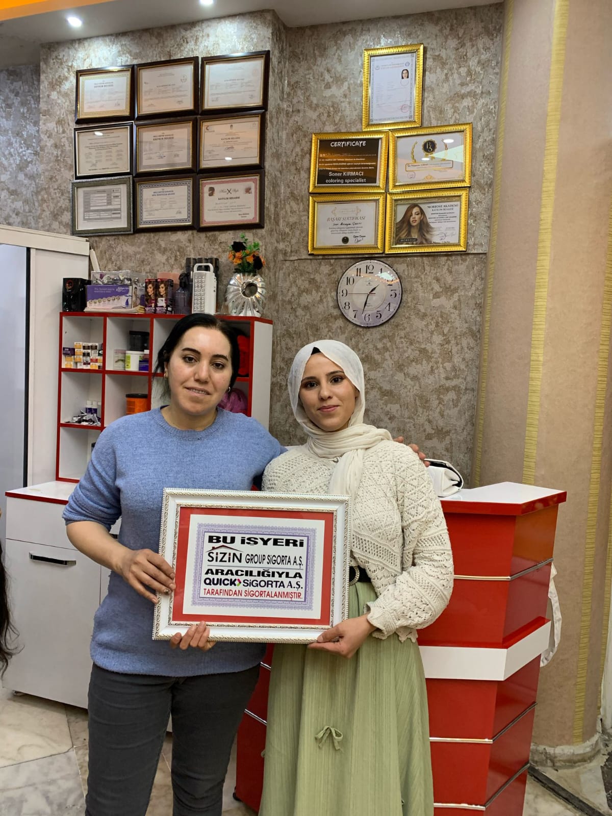 YÜKSEKOVA İVA BAYAN KÜAFÖR GÜZELİK MERKEZİ