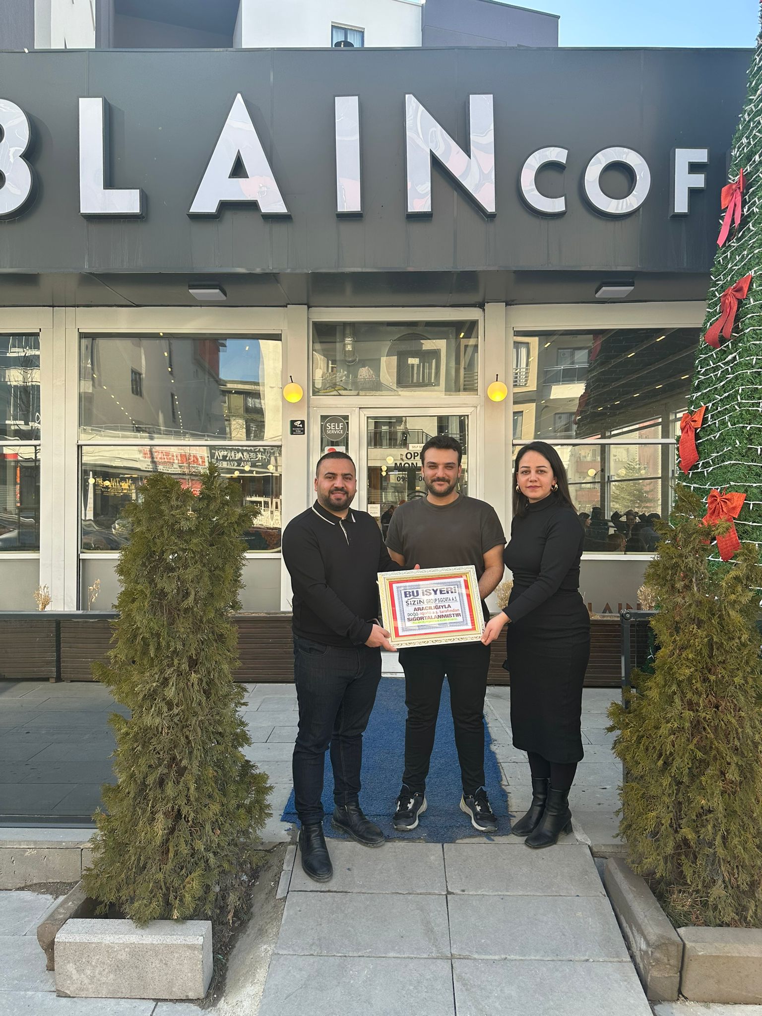 Blain Coffee Sigorta Güvencesini Tercih Etti Van’da hizmet veren Blain Coffee, iş yeri sigorta güvencesinde tercihini Sizin Group Sigorta A.Ş. aracılığıyla Doğa Sigorta’dan yana kullanmıştır. Kendilerine teşekkür eder, hayırlı olmasını dileriz.